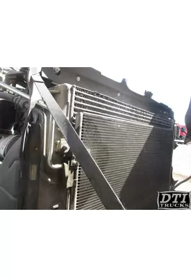 FREIGHTLINER COLUMBIA 120 Radiator