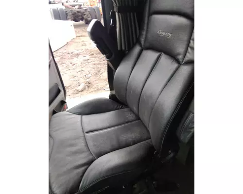 FREIGHTLINER COLUMBIA 120 SEAT, FRONT