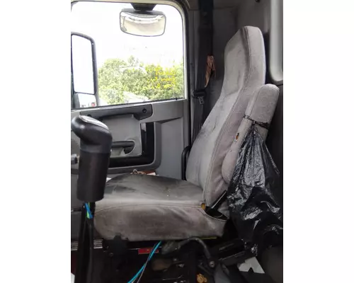 FREIGHTLINER COLUMBIA 120 SEAT, FRONT