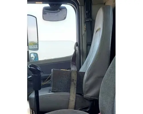 FREIGHTLINER COLUMBIA 120 SEAT, FRONT