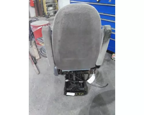 FREIGHTLINER COLUMBIA 120 SEAT, FRONT