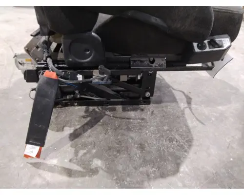 FREIGHTLINER COLUMBIA 120 SEAT, FRONT