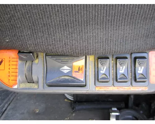 FREIGHTLINER COLUMBIA 120 SEAT, FRONT