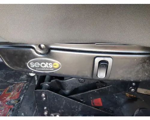 FREIGHTLINER COLUMBIA 120 SEAT, FRONT