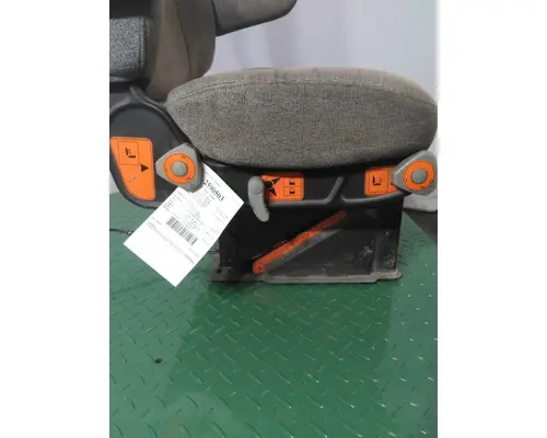FREIGHTLINER COLUMBIA 120 SEAT, FRONT