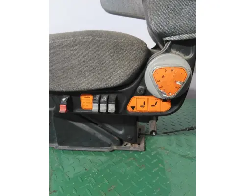 FREIGHTLINER COLUMBIA 120 SEAT, FRONT