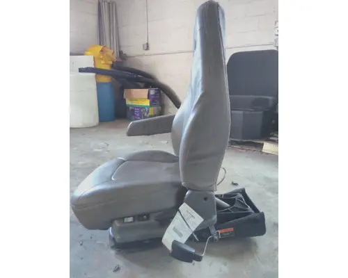 FREIGHTLINER COLUMBIA 120 SEAT, FRONT