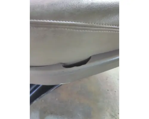 FREIGHTLINER COLUMBIA 120 SEAT, FRONT