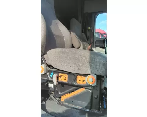 FREIGHTLINER COLUMBIA 120 SEAT, FRONT