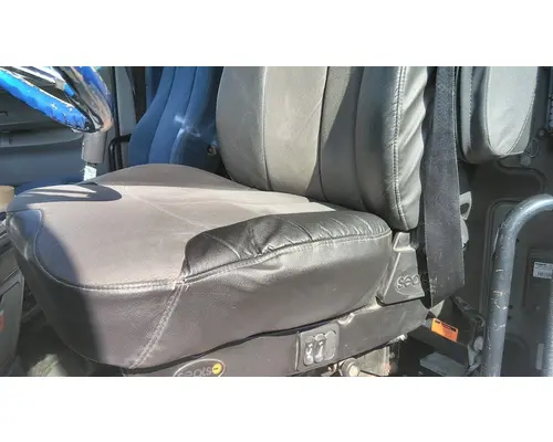 FREIGHTLINER COLUMBIA 120 SEAT, FRONT