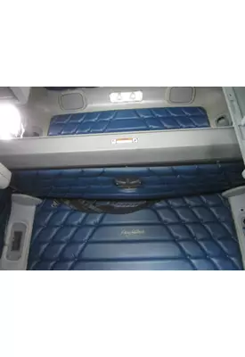 FREIGHTLINER COLUMBIA 120 SLEEPER BUNK