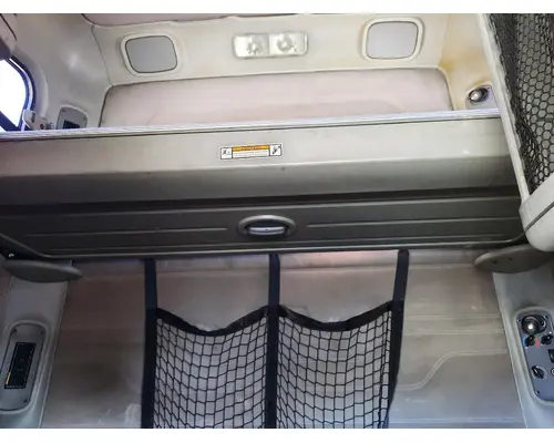 FREIGHTLINER COLUMBIA 120 SLEEPER BUNK
