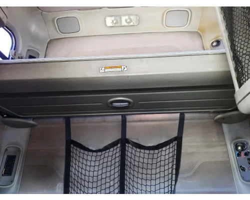 FREIGHTLINER COLUMBIA 120 SLEEPER BUNK