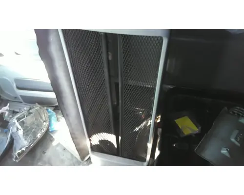 FREIGHTLINER COLUMBIA 120 SLEEPER CLOSET