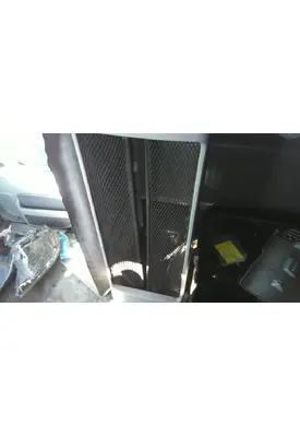 FREIGHTLINER COLUMBIA 120 SLEEPER CLOSET