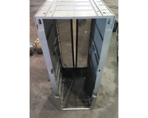 FREIGHTLINER COLUMBIA 120 SLEEPER CLOSET