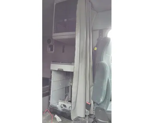 FREIGHTLINER COLUMBIA 120 SLEEPER CURTAIN