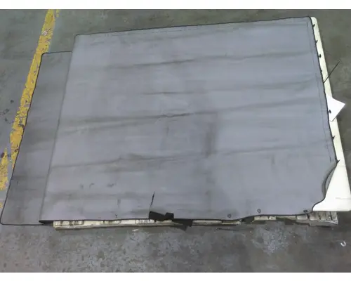 FREIGHTLINER COLUMBIA 120 SLEEPER CURTAIN