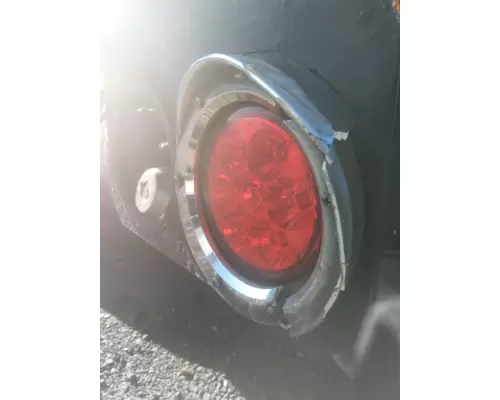 FREIGHTLINER COLUMBIA 120 STOP TURN TAIL LAMP