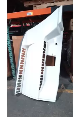 FREIGHTLINER COLUMBIA 120 Side Fairing