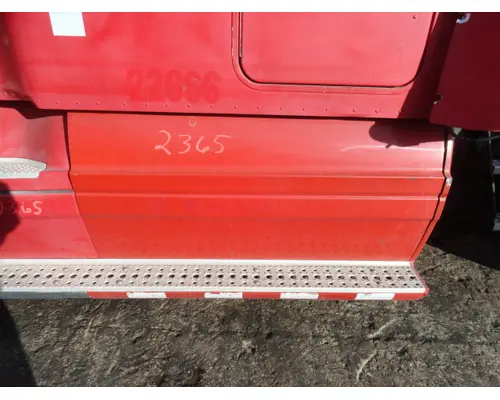 FREIGHTLINER COLUMBIA 120 Side Fairing