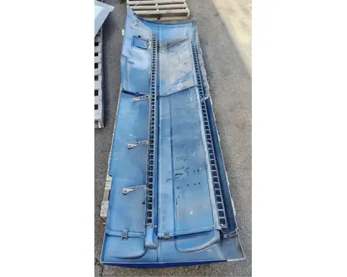 FREIGHTLINER COLUMBIA 120 Side Fairing