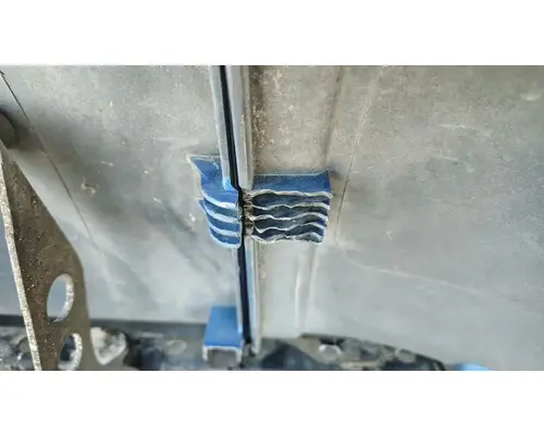 FREIGHTLINER COLUMBIA 120 Side Fairing