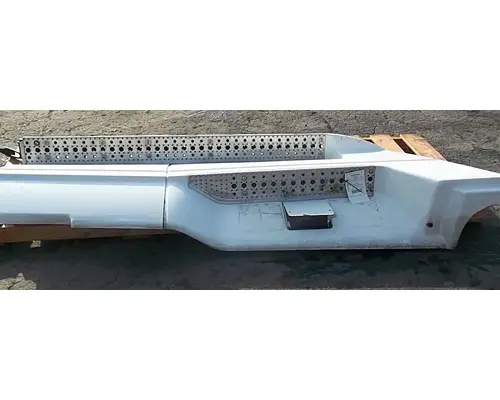 FREIGHTLINER COLUMBIA 120 Side Fairing