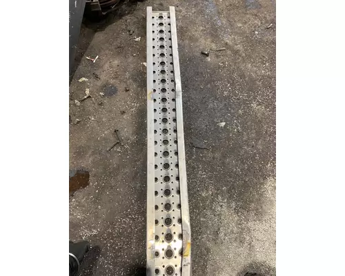 FREIGHTLINER COLUMBIA 120 Step
