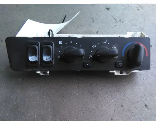FREIGHTLINER COLUMBIA 120 TEMPERATURE CONTROL
