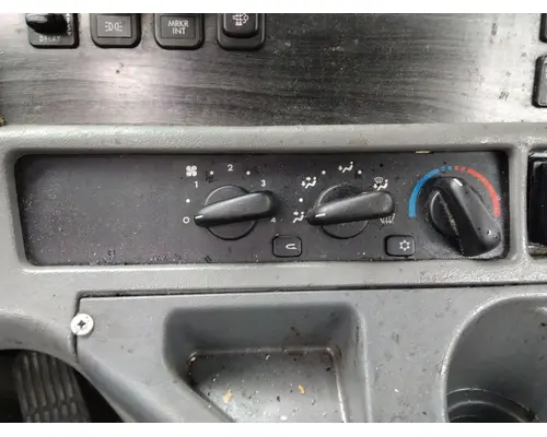 FREIGHTLINER COLUMBIA 120 TEMPERATURE CONTROL