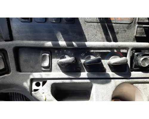 FREIGHTLINER COLUMBIA 120 TEMPERATURE CONTROL