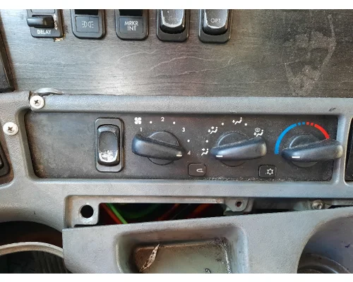 FREIGHTLINER COLUMBIA 120 TEMPERATURE CONTROL