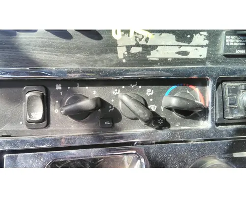 FREIGHTLINER COLUMBIA 120 TEMPERATURE CONTROL