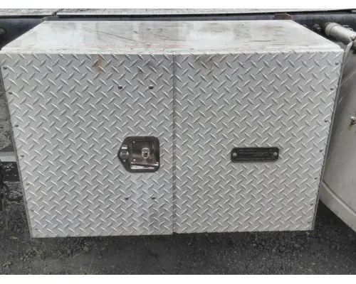FREIGHTLINER COLUMBIA 120 TOOL BOX
