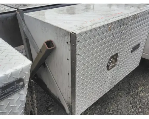 FREIGHTLINER COLUMBIA 120 TOOL BOX