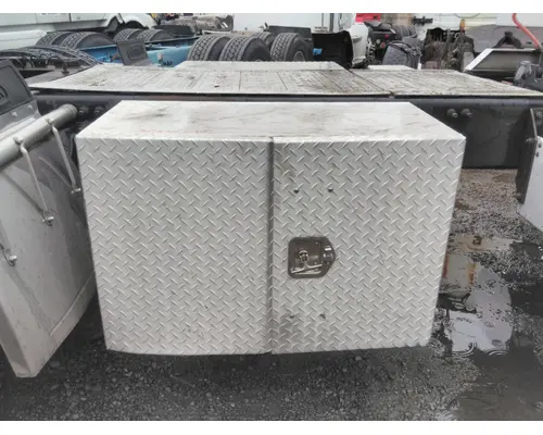 FREIGHTLINER COLUMBIA 120 TOOL BOX