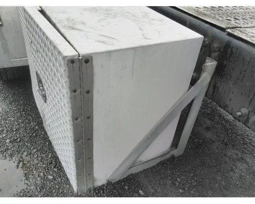 FREIGHTLINER COLUMBIA 120 TOOL BOX