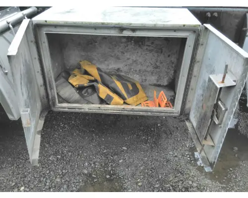 FREIGHTLINER COLUMBIA 120 TOOL BOX