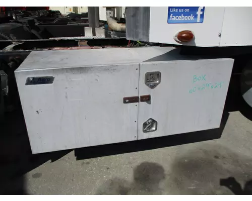 FREIGHTLINER COLUMBIA 120 TOOL BOX