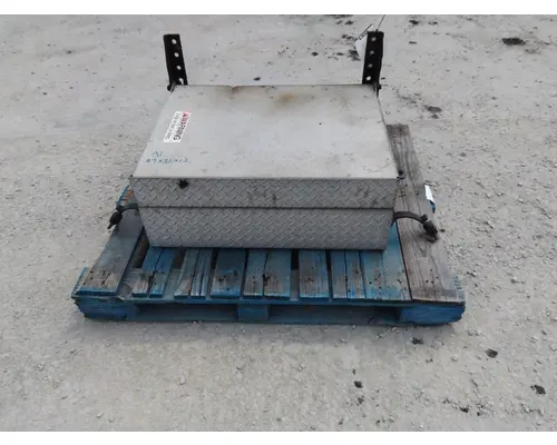 FREIGHTLINER COLUMBIA 120 TOOL BOX