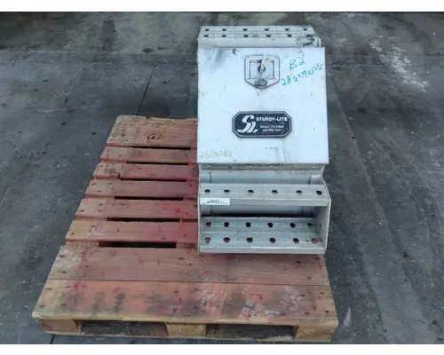FREIGHTLINER COLUMBIA 120 TOOL BOX