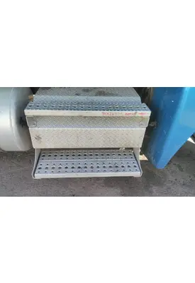 FREIGHTLINER COLUMBIA 120 TOOL BOX