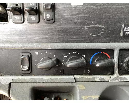 FREIGHTLINER COLUMBIA 120 Temperature Control