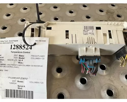 FREIGHTLINER COLUMBIA 120 Temperature Control