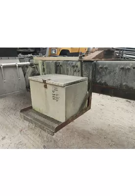 FREIGHTLINER COLUMBIA 120 Tool Box