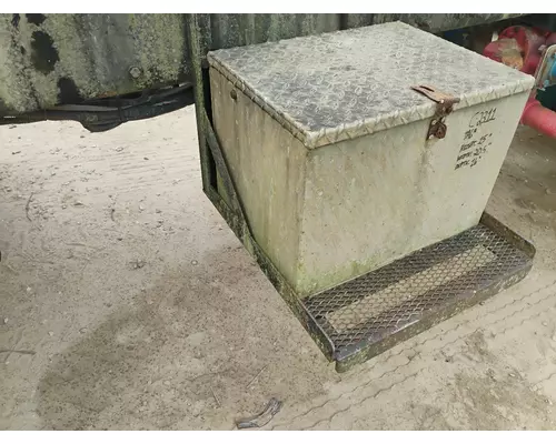 FREIGHTLINER COLUMBIA 120 Tool Box