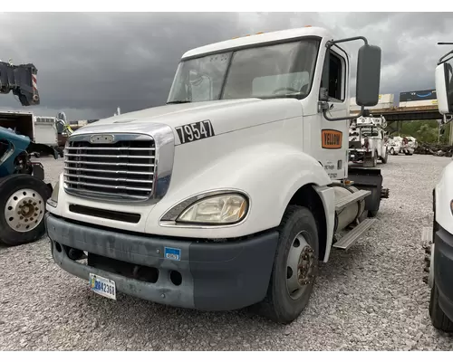 FREIGHTLINER COLUMBIA 120 Vehicle For Sale