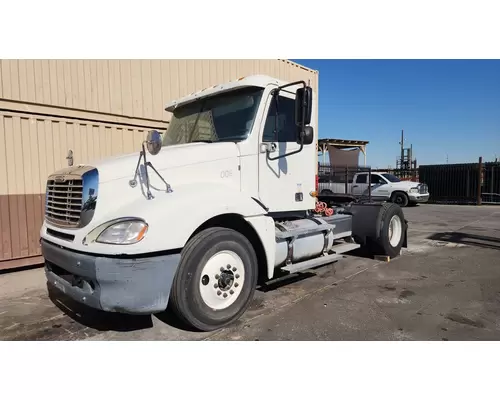 FREIGHTLINER COLUMBIA 120 Vehicle For Sale