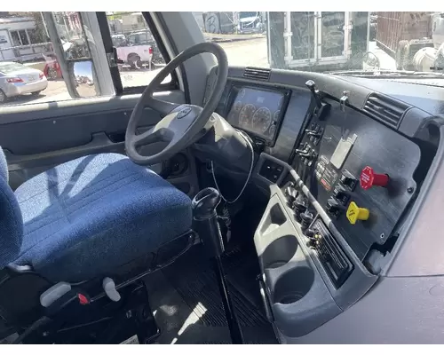 FREIGHTLINER COLUMBIA 120 Vehicle For Sale